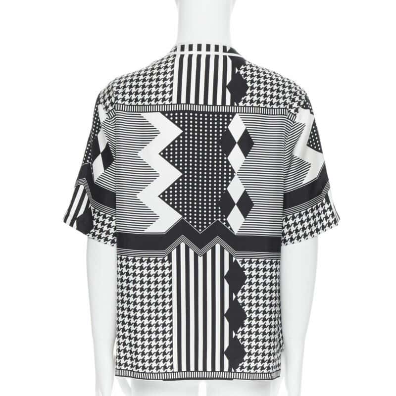 Versace Chevron Print Shirt Red Silk Never worn, with tag - Box View
