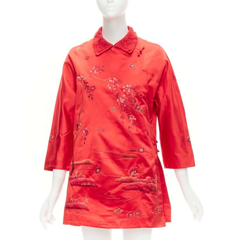 Shiatzy Chen Red Silk Qipao Top Red Silk Very good condition - Front View