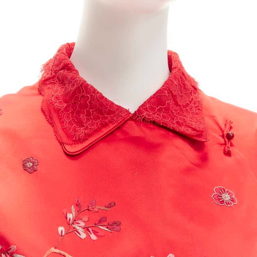 Shiatzy Chen Red Silk Qipao Top Red Silk Very good condition - Back View