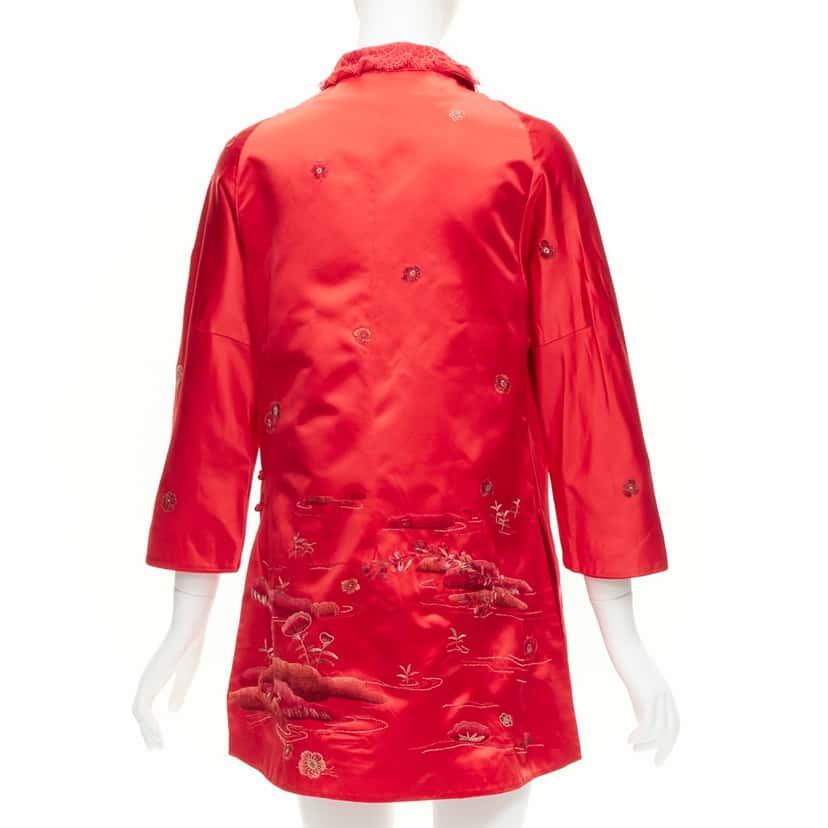 Shiatzy Chen Red Silk Qipao Top Red Silk Very good condition - Box View