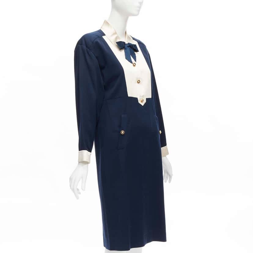 Chanel Pearl Button Dress Navy Wool Very good condition - Inside View