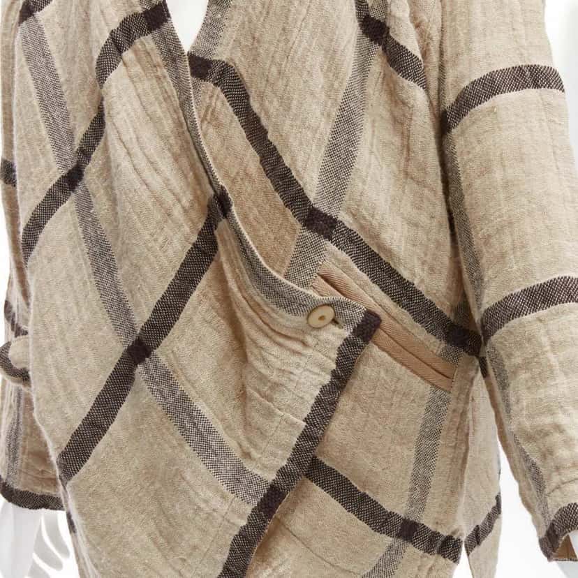 Issey Miyake Beige Crinkle Coat Beige Linen Very good condition - Back View