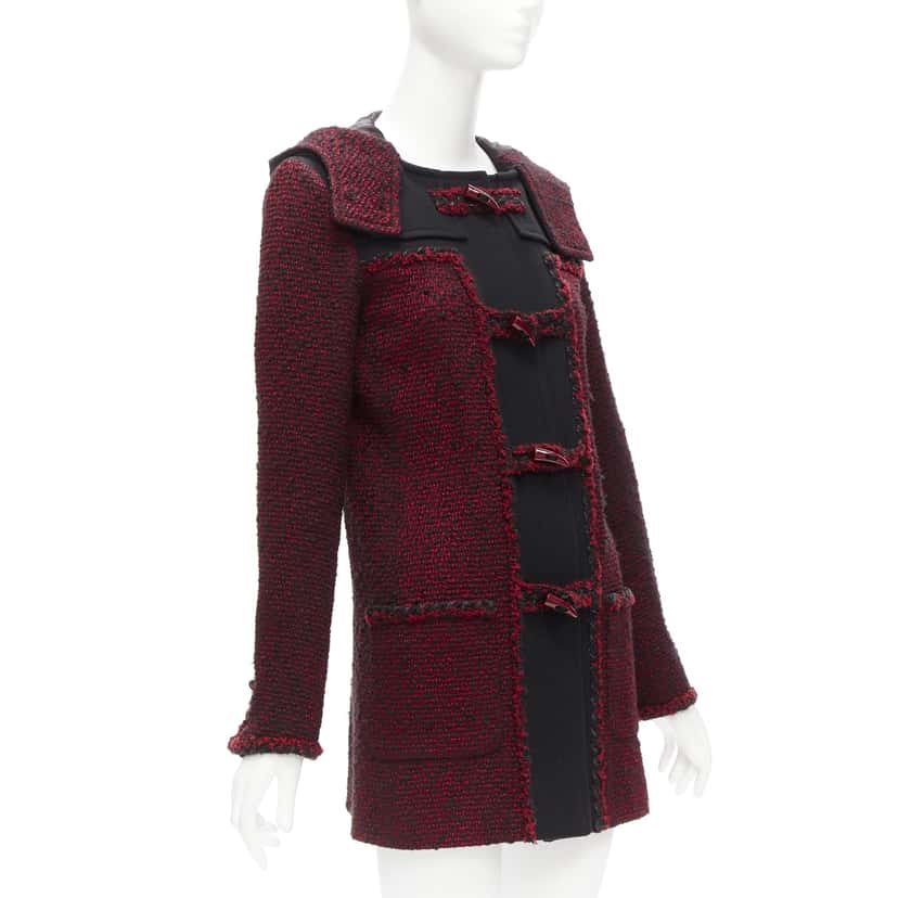 Chanel Red Duffel Coat Burgundy Wool Very good condition - Model View
