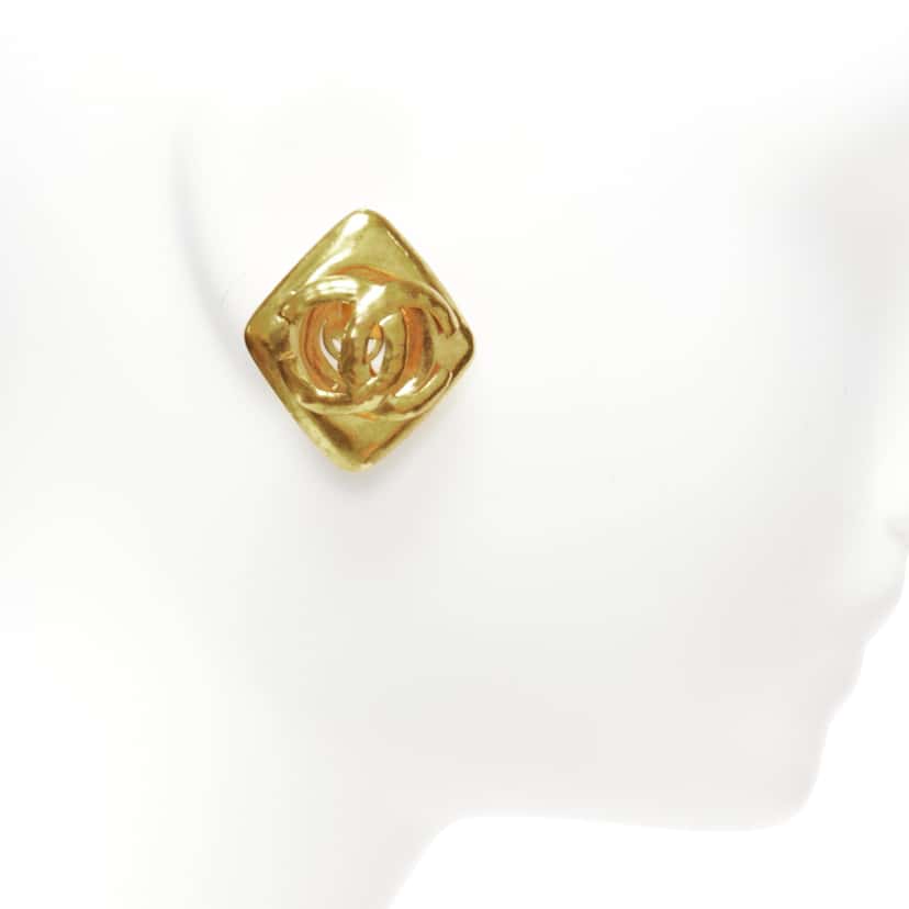 Chanel Hammered Coin Earrings Gold Metal Good condition - Inside View