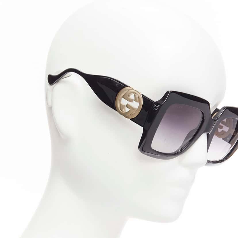 Gucci Gold Logo Glasses Black Very good condition - Front View