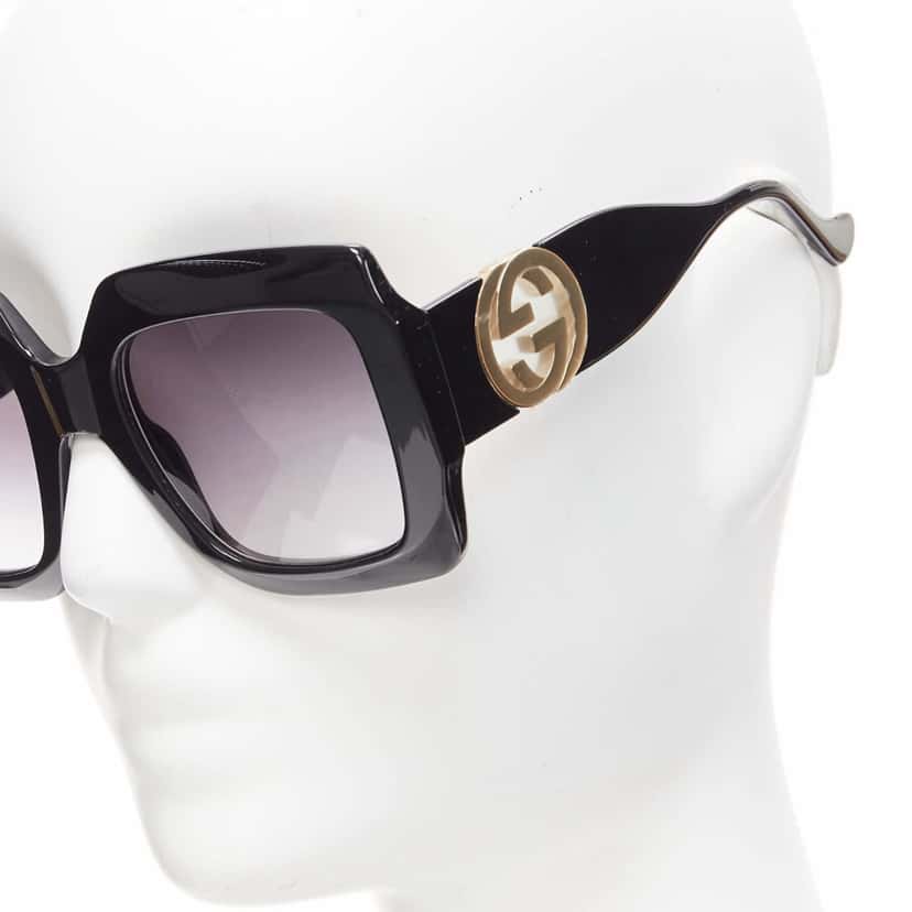Gucci Gold Logo Glasses Black Very good condition - Box View