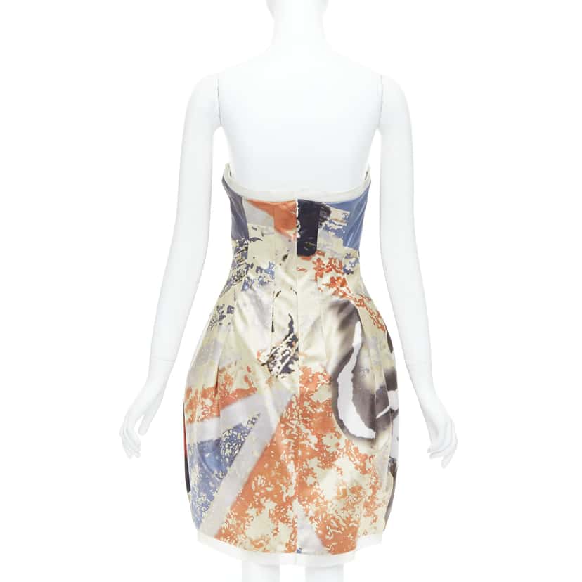 Alexander McQueen Queen Elizabeth Dress Ecru Silk Never worn, with tag - Box View