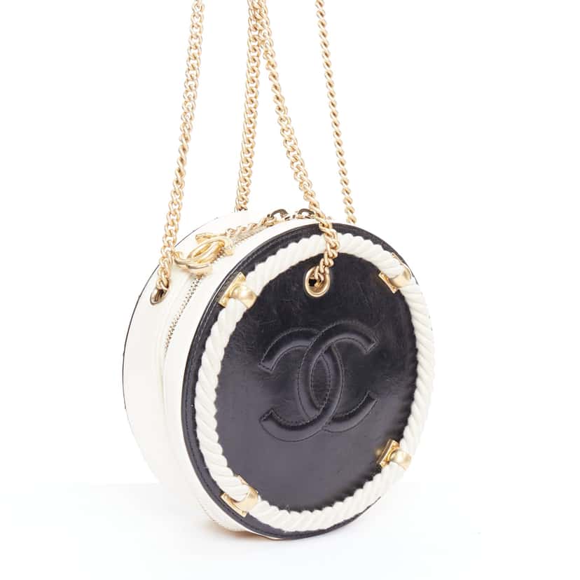 Chanel En Vogue Round Black Leather Very good condition - Inside View