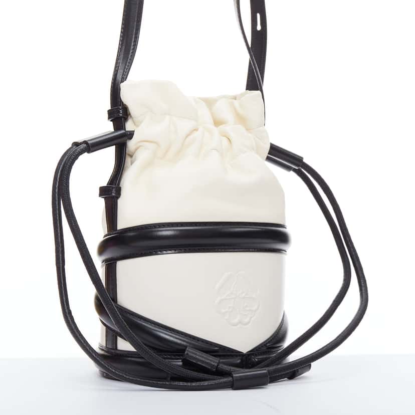 Alexander McQueen Soft Curve Black Leather Very good condition - Inside View