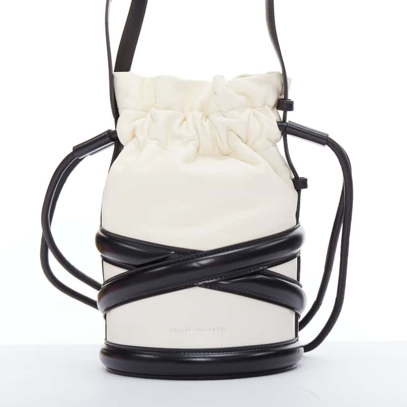 Alexander McQueen Soft Curve Black Leather Very good condition - Box View