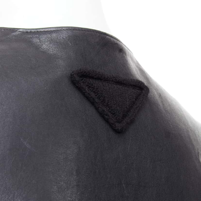 Prada Sleeveless Vitello Jacket Black Leather Never worn, with tag - Back View
