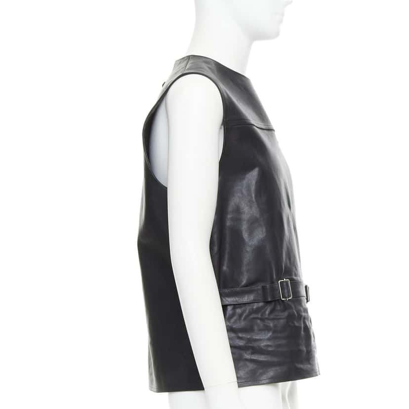 Prada Sleeveless Vitello Jacket Black Leather Never worn, with tag - Model View