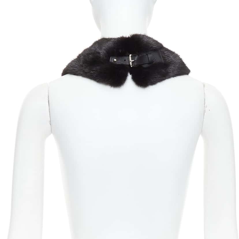 Louis Vuitton Mink Logo Scarf Brown Fur Very good condition - Box View