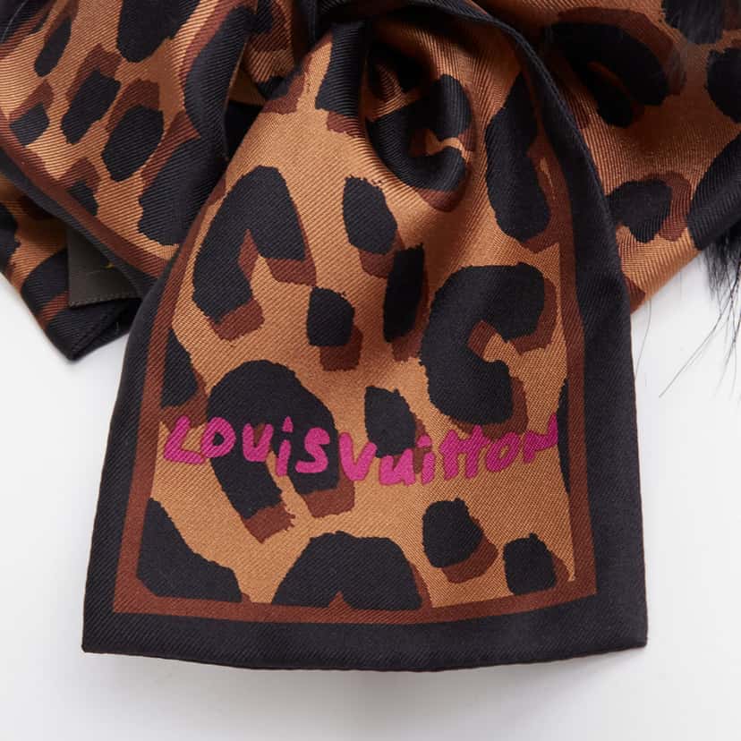 Louis Vuitton Graffiti Collar Scarf Black Fur Very good condition - Back View