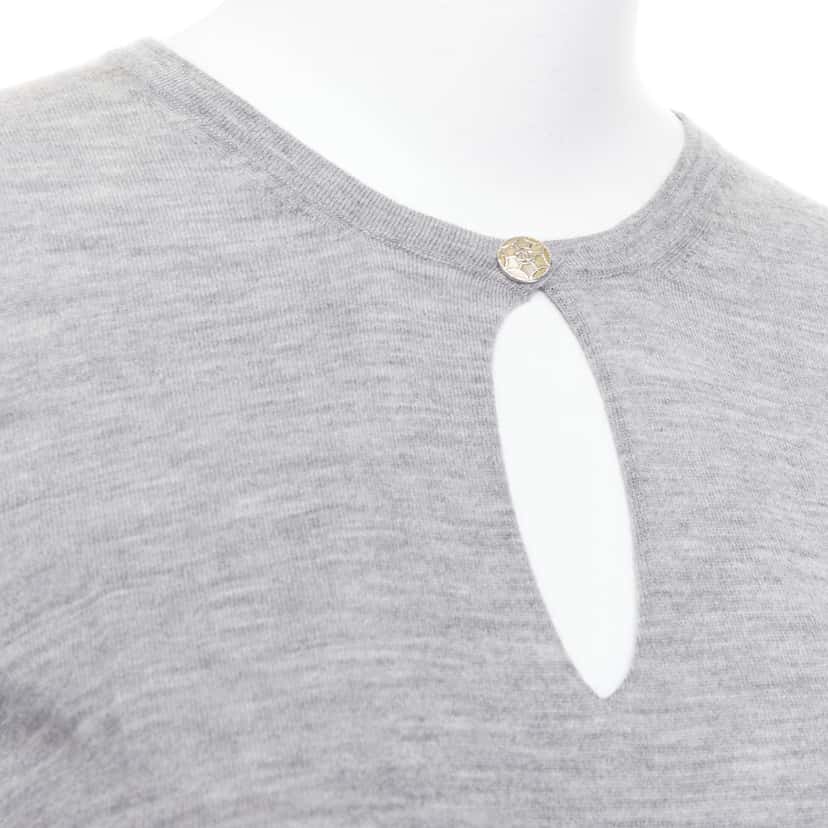 Chanel Camellia Button Sweater Grey Cashmere Very good condition - Back View