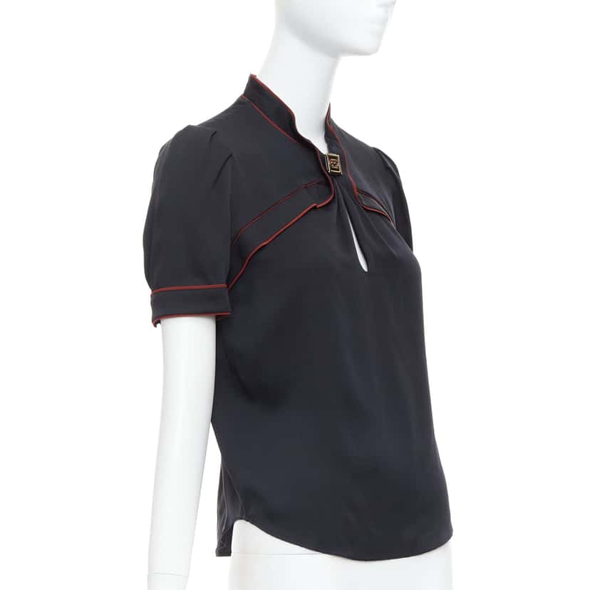 Gucci Silk GG Charm Top Black Silk Very good condition - Inside View