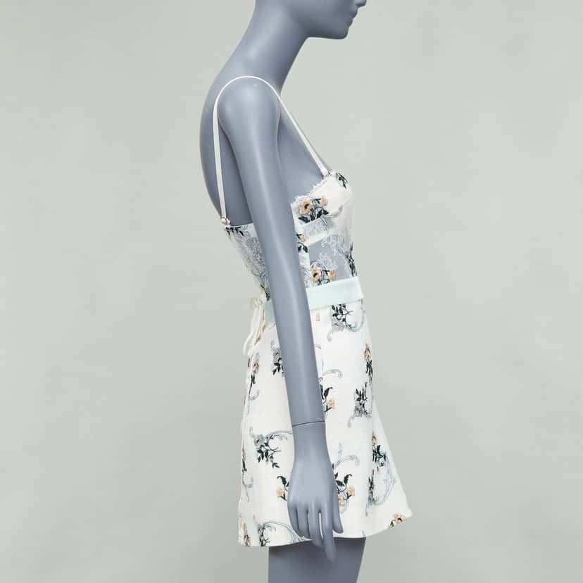 La Perla Hampton Court Ecru Silk Never worn - Model View