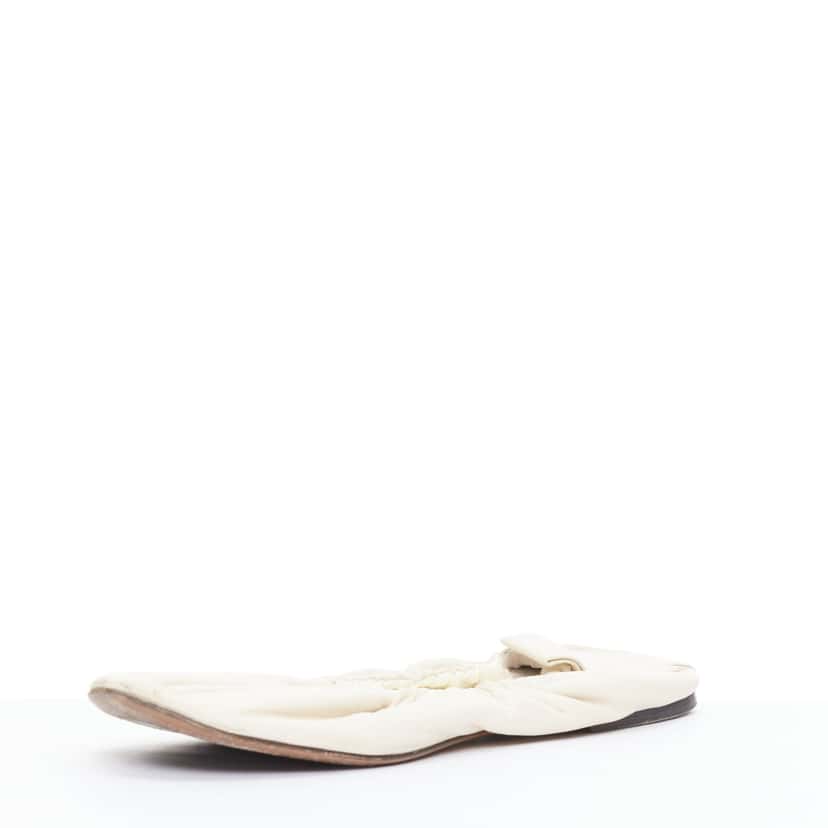 The Row Ruched Ballerina Flats Beige Leather Good condition - Model View