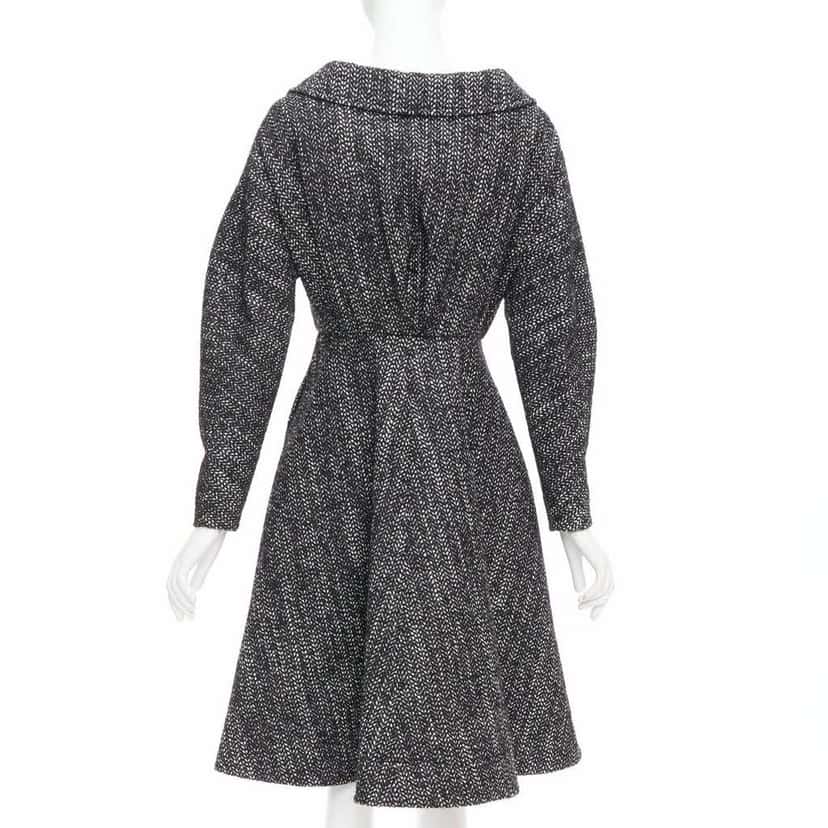 Unsigned Grey Tweed Swing Coat Black Wool Very good condition - Box View