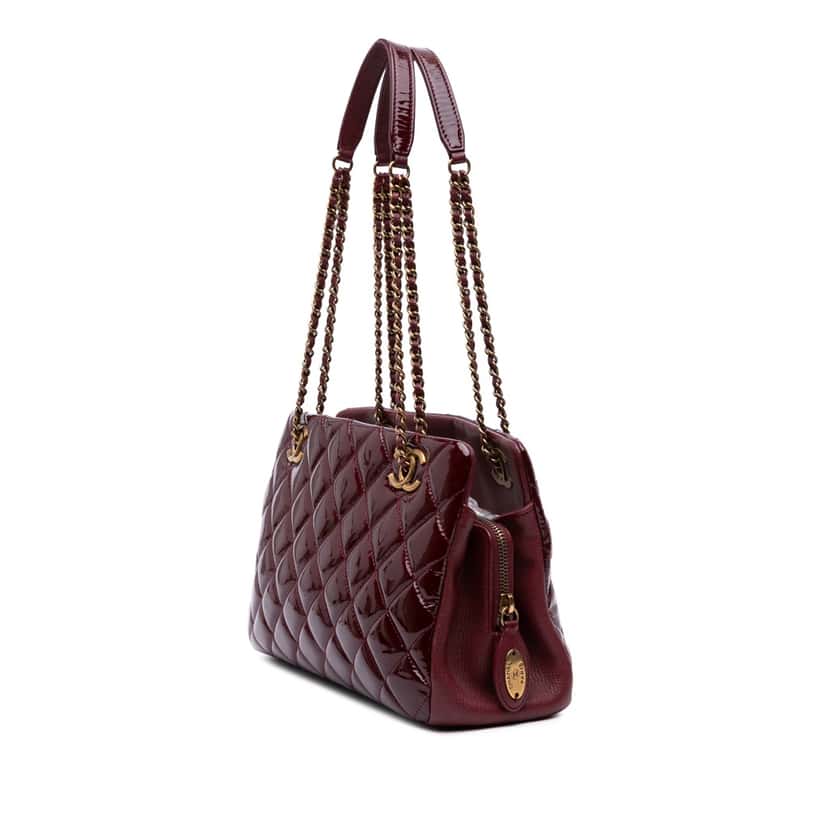 Chanel Paris Salzburg Small Patent and Goatskin CC Eyelet Tote Red Leather Good condition - Back View
