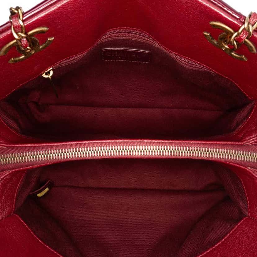 Chanel Paris Salzburg Small Patent and Goatskin CC Eyelet Tote Red Leather Good condition - Model View