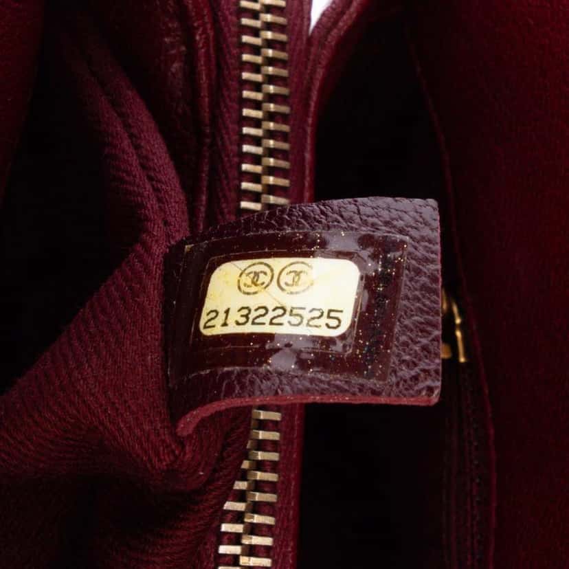 Chanel Paris Salzburg Small Patent and Goatskin CC Eyelet Tote Red Leather Good condition - Box View
