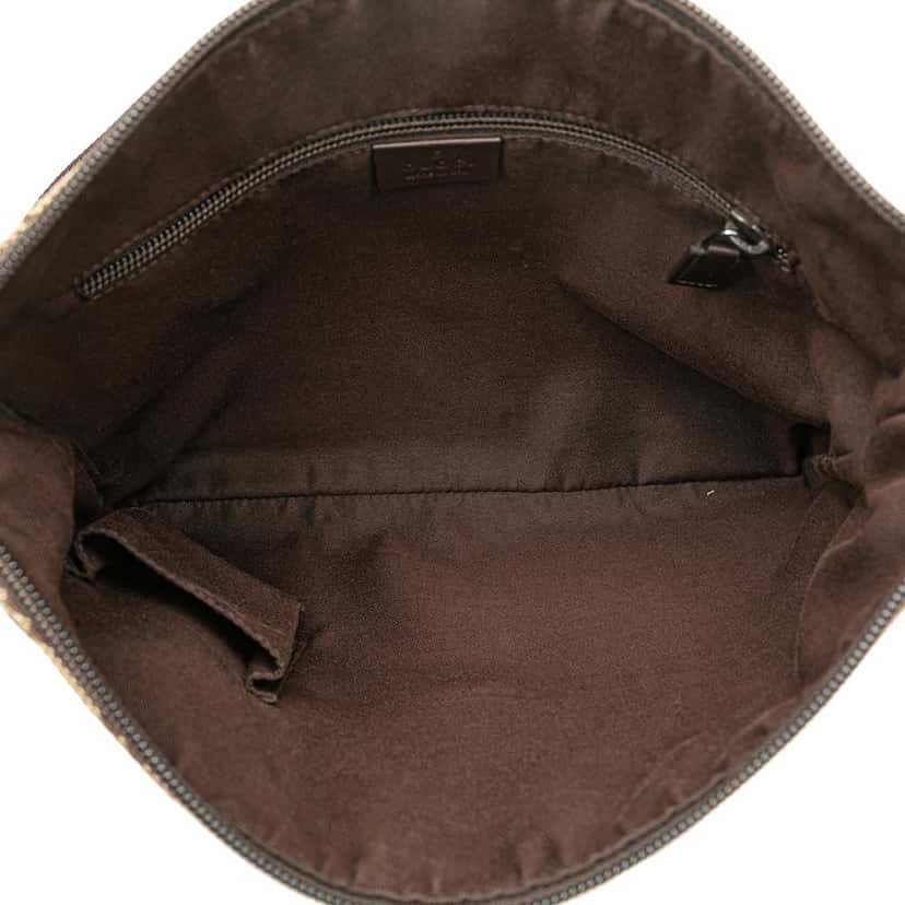 Gucci GG Canvas Crossbody Brown Good condition - Model View