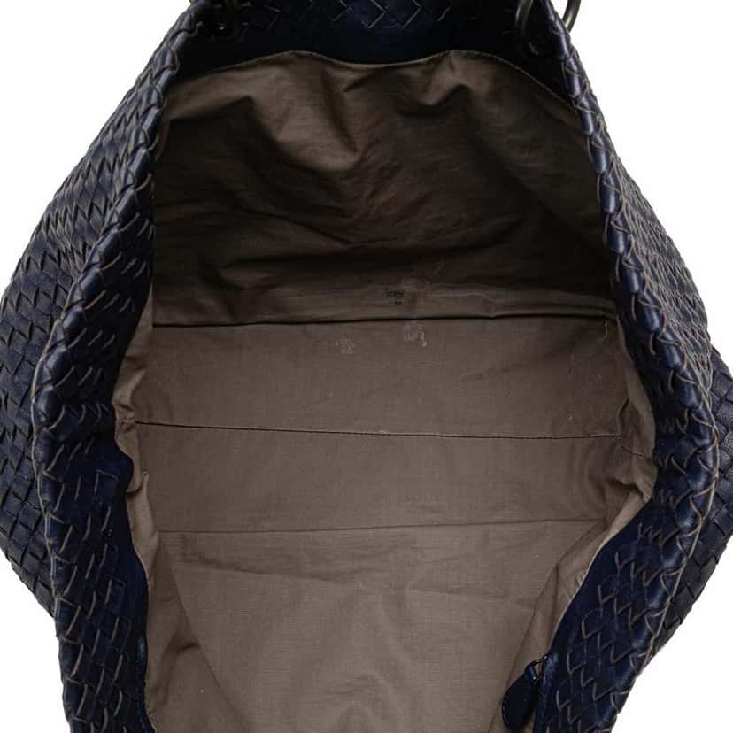 Bottega Veneta Medium Nappa Intrecciato Roma Tote Blue Leather Good condition - Model View