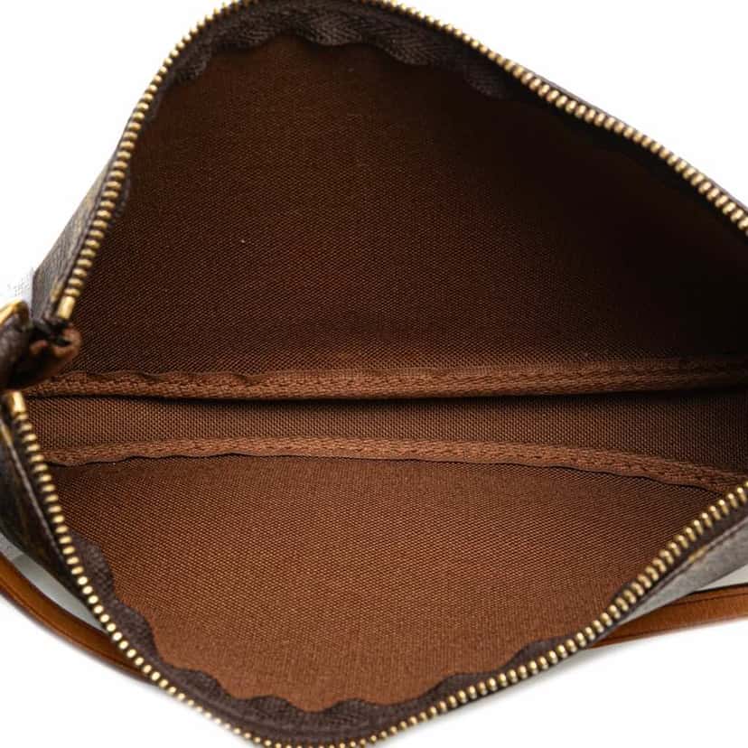 Louis Vuitton Monogram Pochette Accessoires Brown Canvas Good condition - Model View