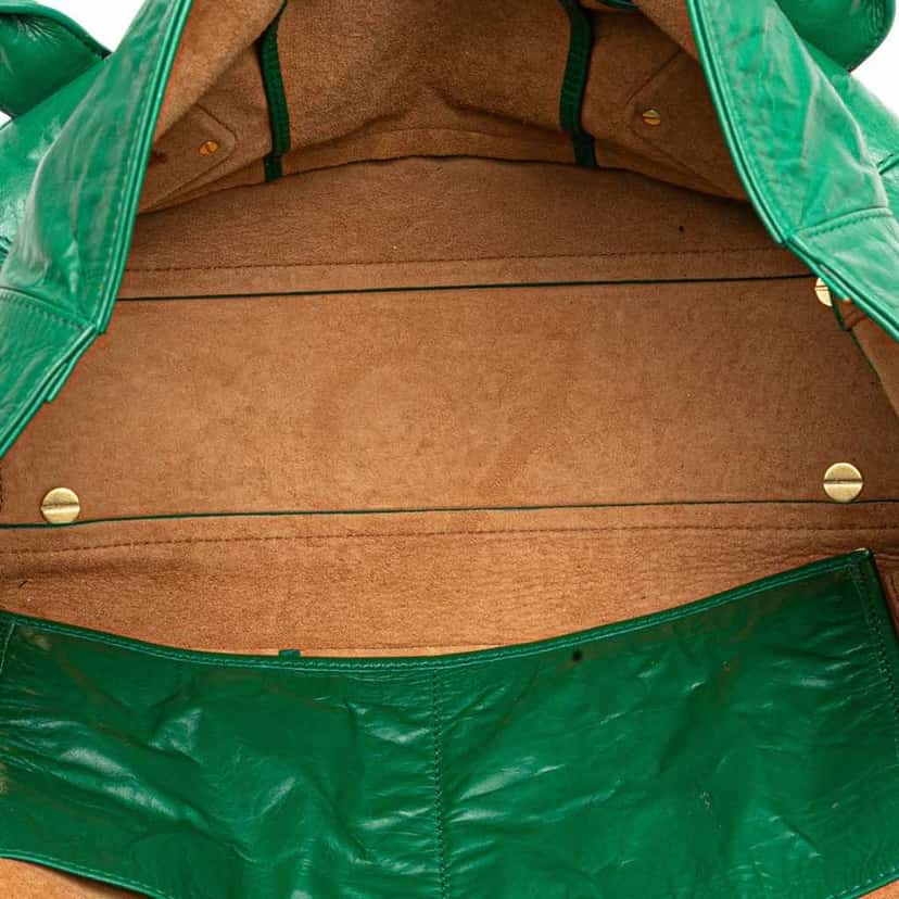 Bottega Veneta Medium Calfskin Maxi Intrecciato Arco Slouch Tote Green Leather Good condition - Model View