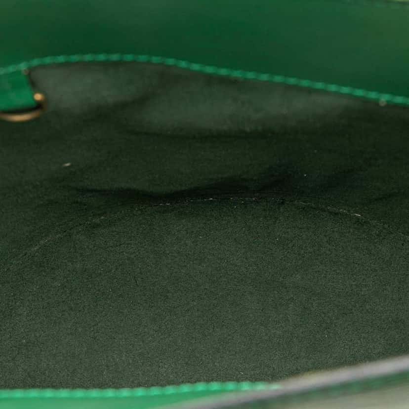 Louis Vuitton Epi Cluny Green Leather Fair condition - Model View