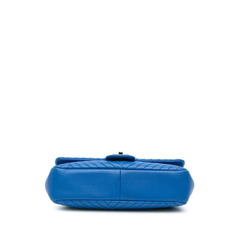 Chanel Medium Lambskin CC Crossing Flap Blue Leather Good condition - Inside View