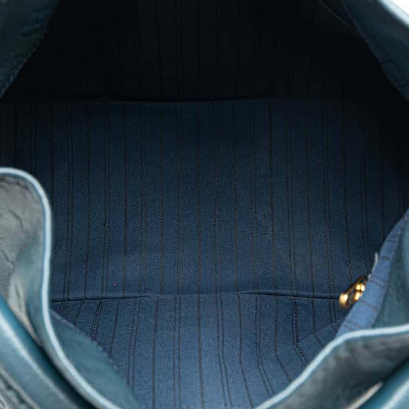 Louis Vuitton Monogram Empreinte Artsy MM Blue Leather Good condition - Model View