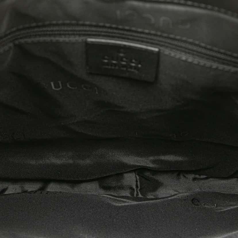 Gucci GG Canvas Shoulder Bag Blue Good condition - Model View