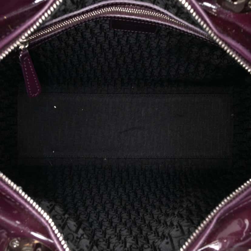 Dior Large Patent Cannage Lady Dior Purple Leather Good condition - Model View
