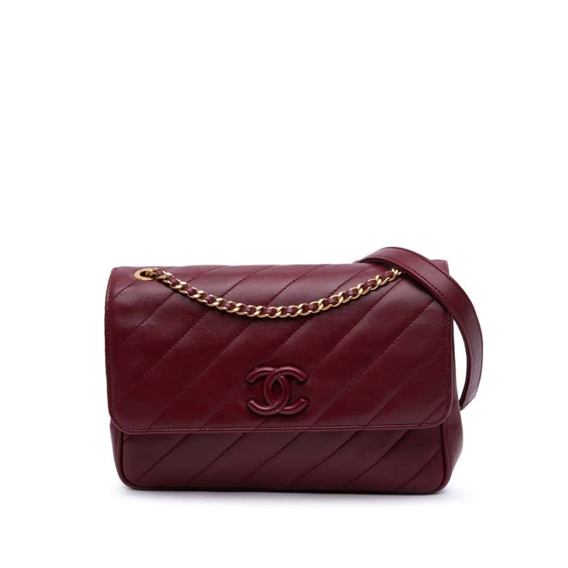 Chanel Diagonal Quilted Lambskin CC Signature Flap Red Leather Good condition - Front View