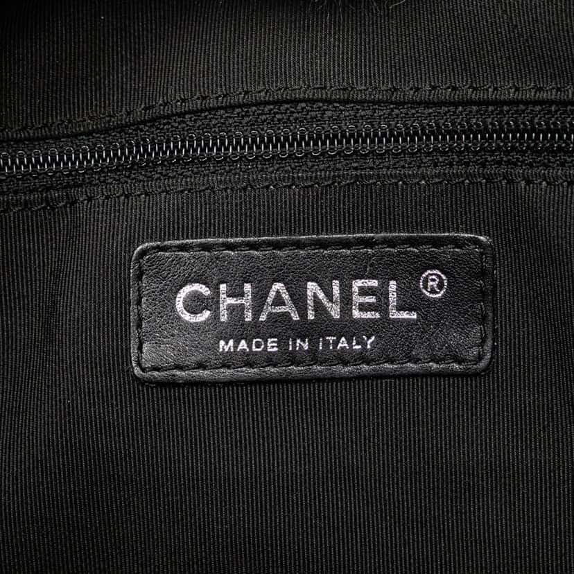 Chanel CC Chevron Quilted Lambskin Boston Black Leather Good condition - Box View