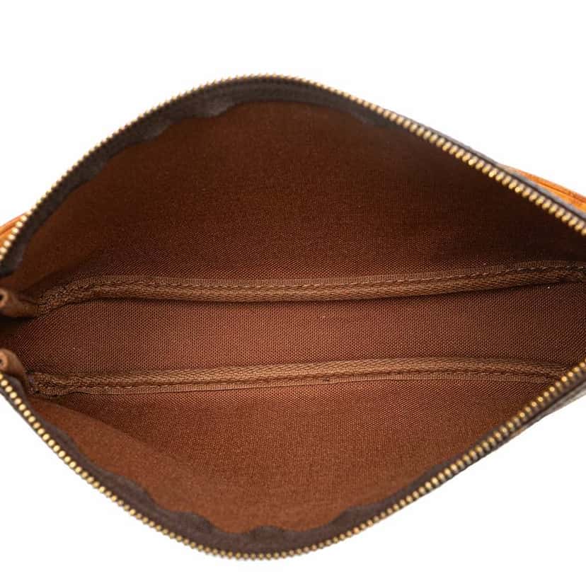 Louis Vuitton Monogram Pochette Accessoires Brown Canvas Good condition - Model View