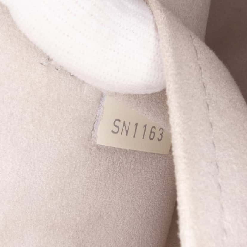 Louis Vuitton Epi Alma PM White Leather Good condition - Box View
