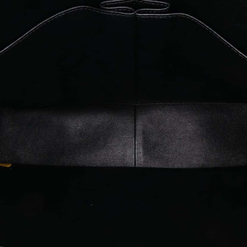 Chanel Maxi Classic Patent Double Flap Black Leather Good condition - Model View