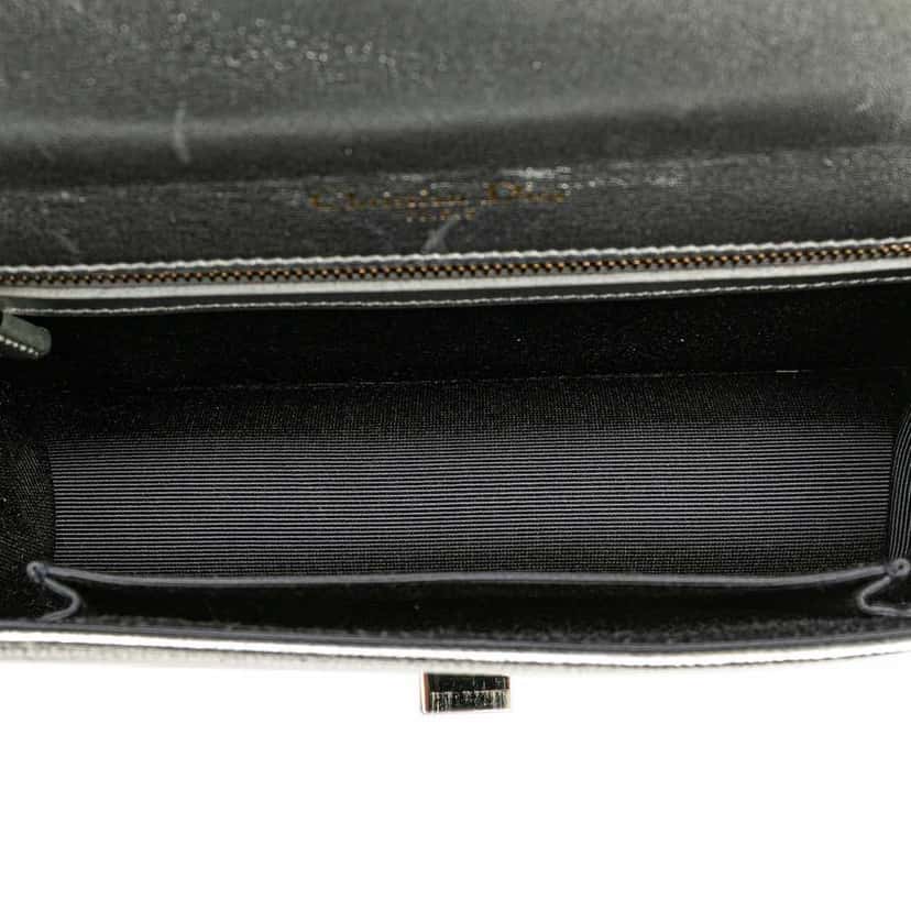 Dior Small Metallic Grained Calfskin Diorama Flap Silver Leather Good condition - Model View