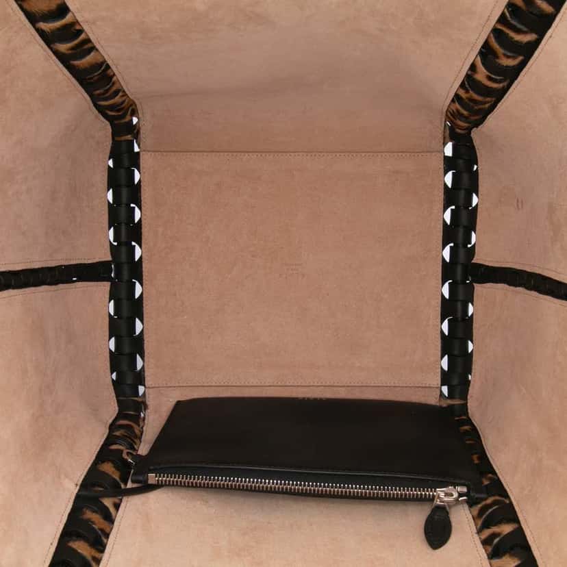 Alaïa Pony Hair and Leather Leopard Printed Le Hinge Tote Brown Good condition - Model View