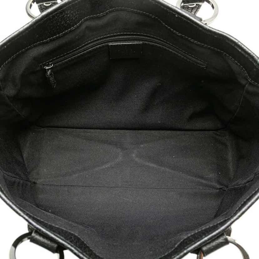 Gucci GG Canvas Tote Black Good condition - Model View