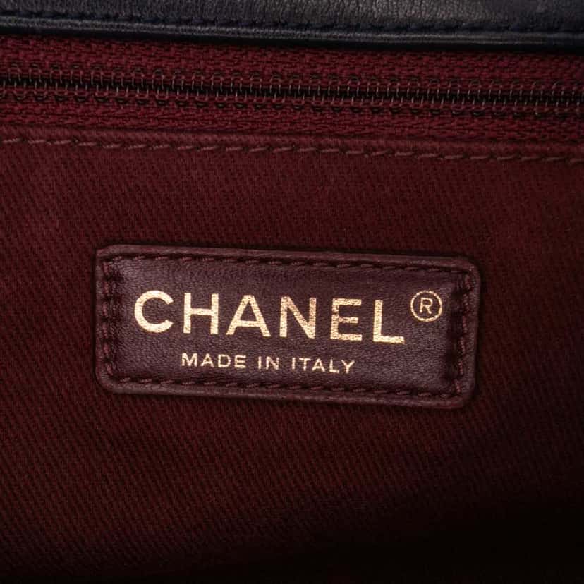 Chanel Medium Quilted Glazed Calfskin Perfect Edge Flap Blue Leather Good condition - Box View