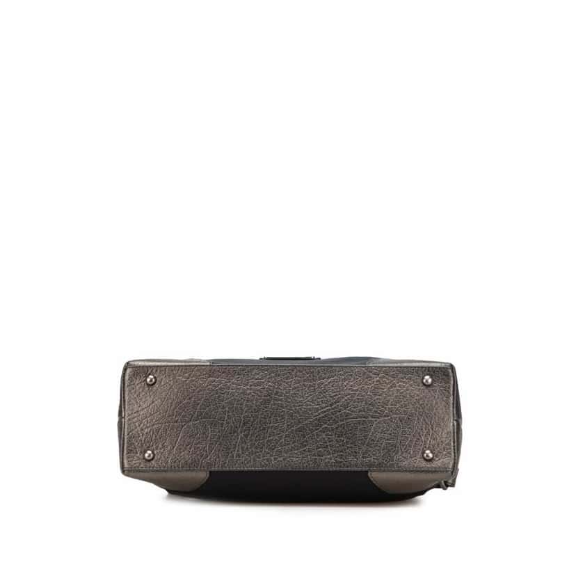 Burberry Nylon Shoulder Bag Black Good condition - Inside View
