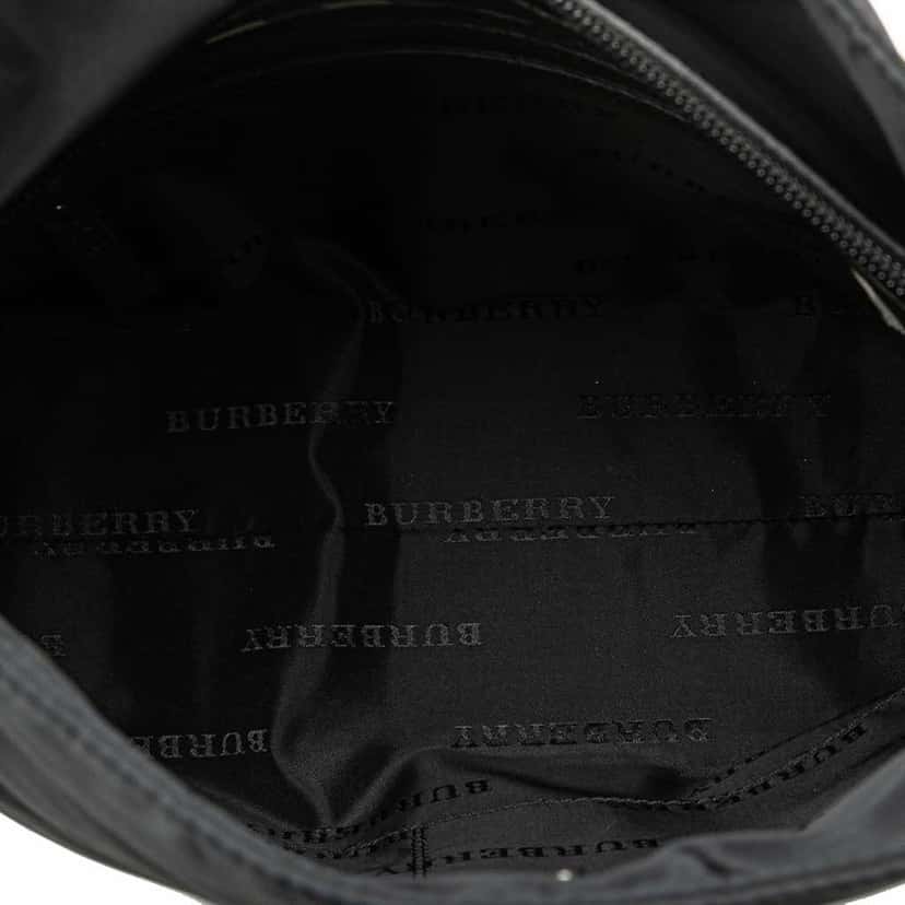 Burberry Nylon Shoulder Bag Black Good condition - Model View