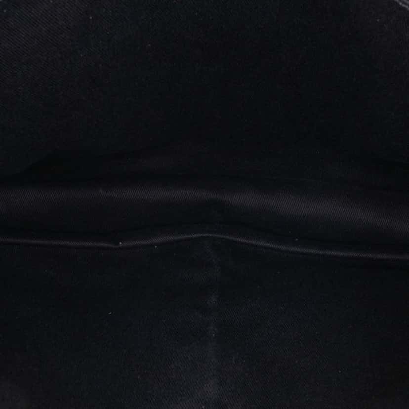 Chanel Large Quilted Calfskin Natural Beauty Split Pocket Flap Blue Leather Very good condition - Model View
