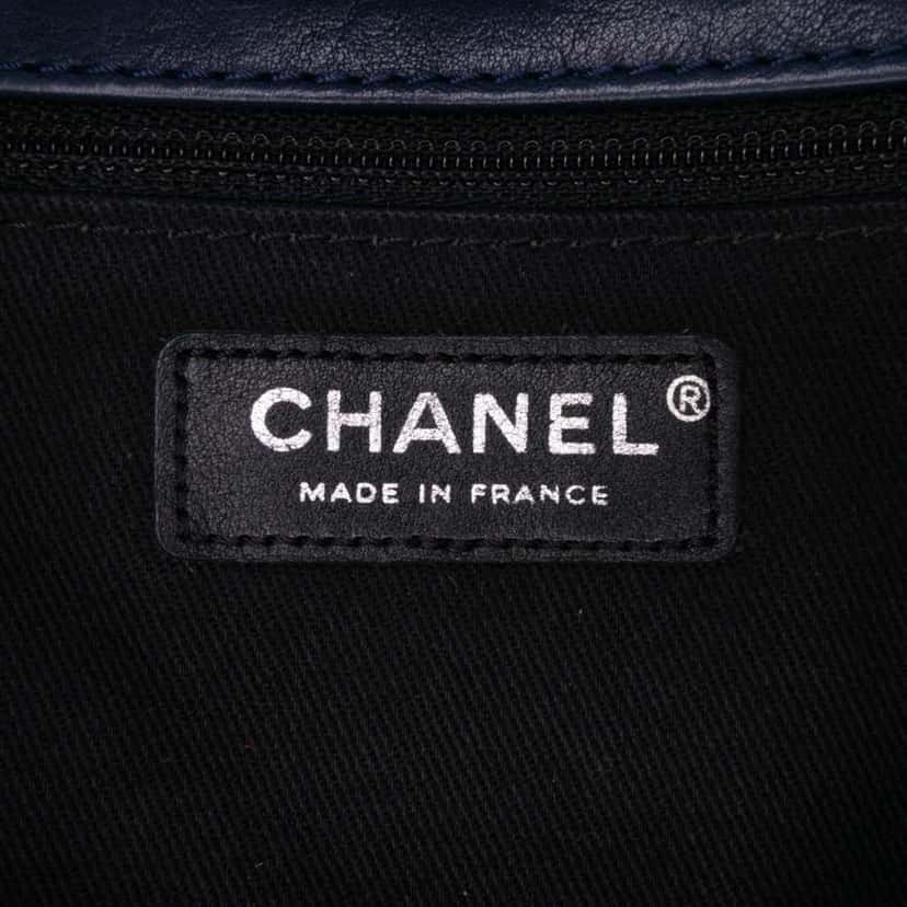 Chanel Large Quilted Calfskin Natural Beauty Split Pocket Flap Blue Leather Very good condition - Box View