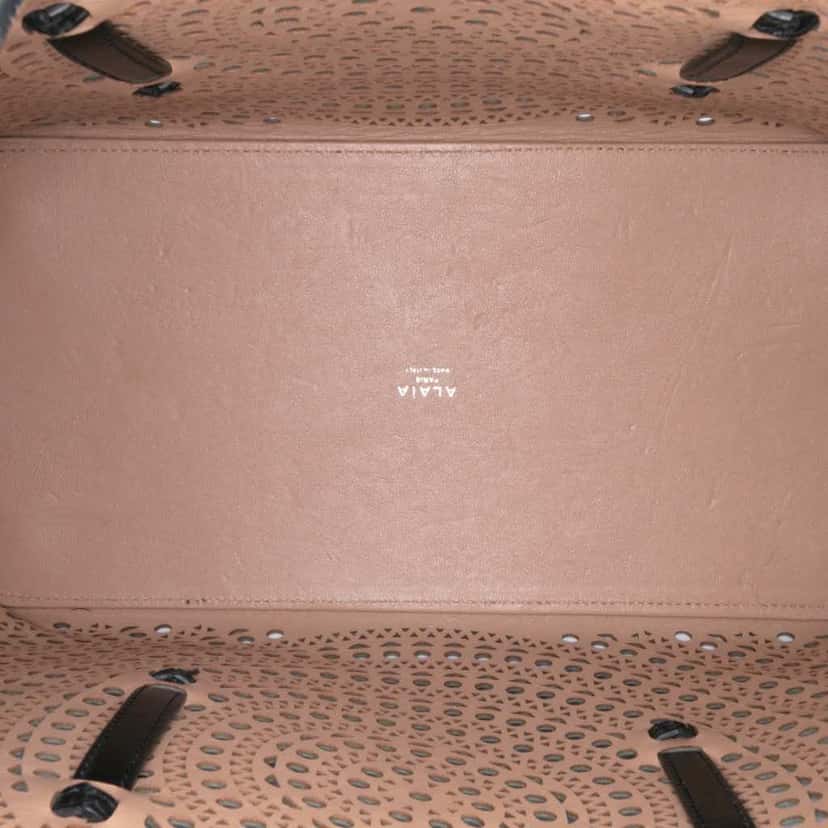 Alaïa Vienne Calfskin Laser Cut Mina 32 Black Leather Good condition - Box View