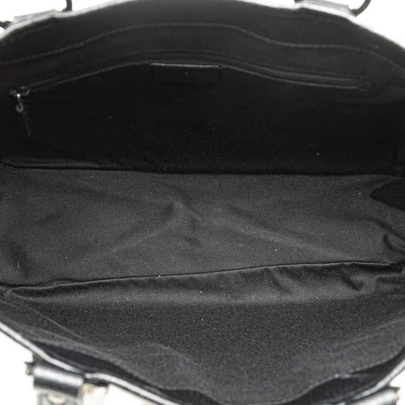 Gucci GG Canvas Tote Black Good condition - Model View